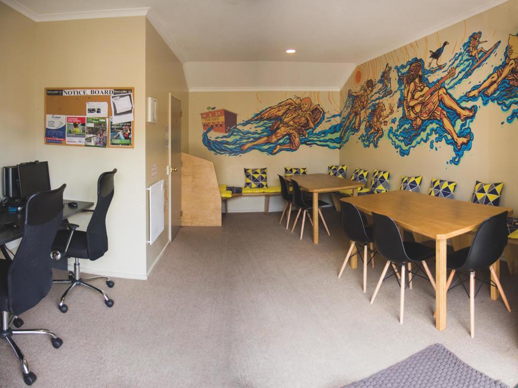 The Prince Albert Backpackers & Bar Нелсън Екстериор снимка