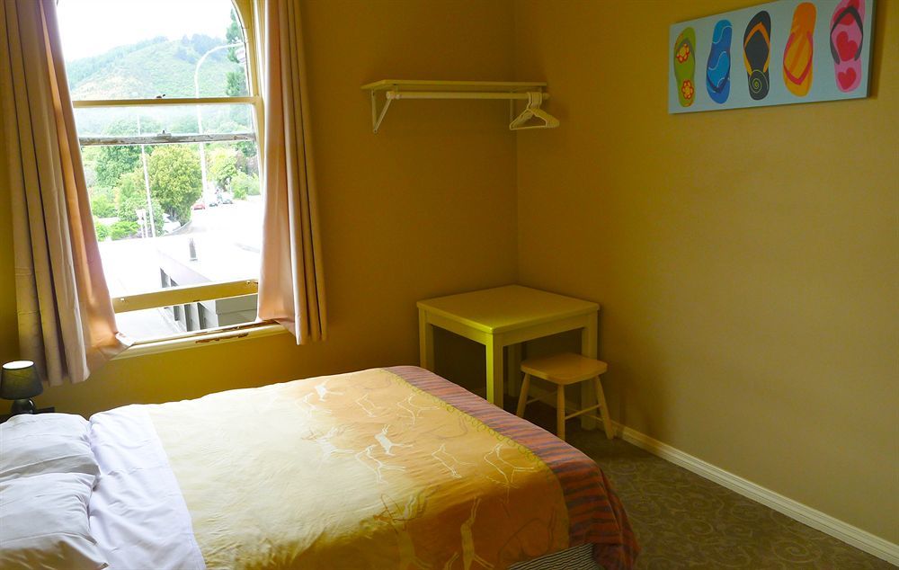 The Prince Albert Backpackers & Bar Нелсън Екстериор снимка