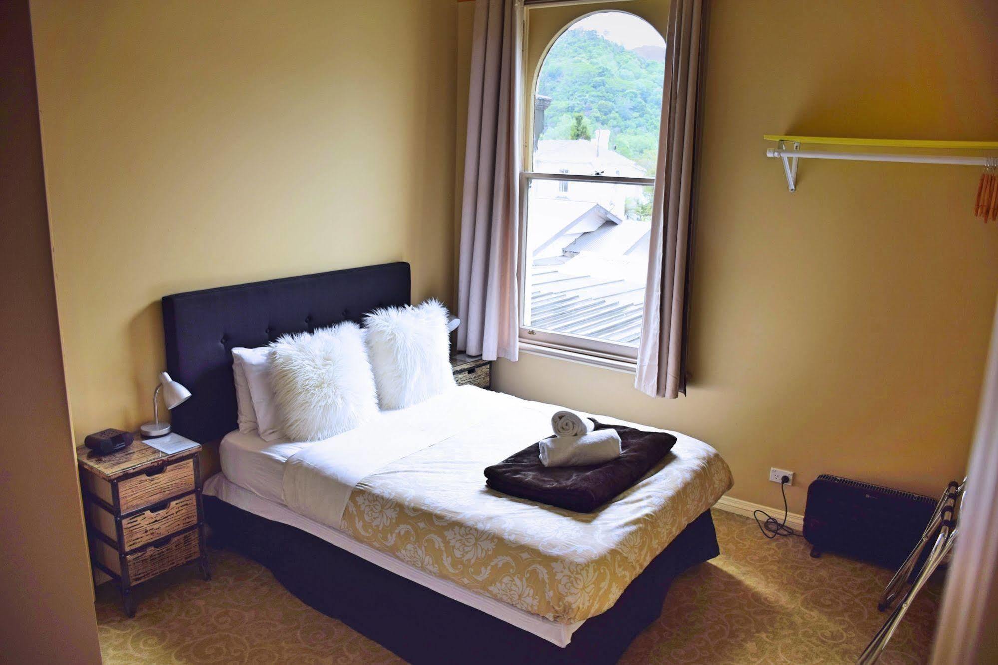 The Prince Albert Backpackers & Bar Нелсън Екстериор снимка