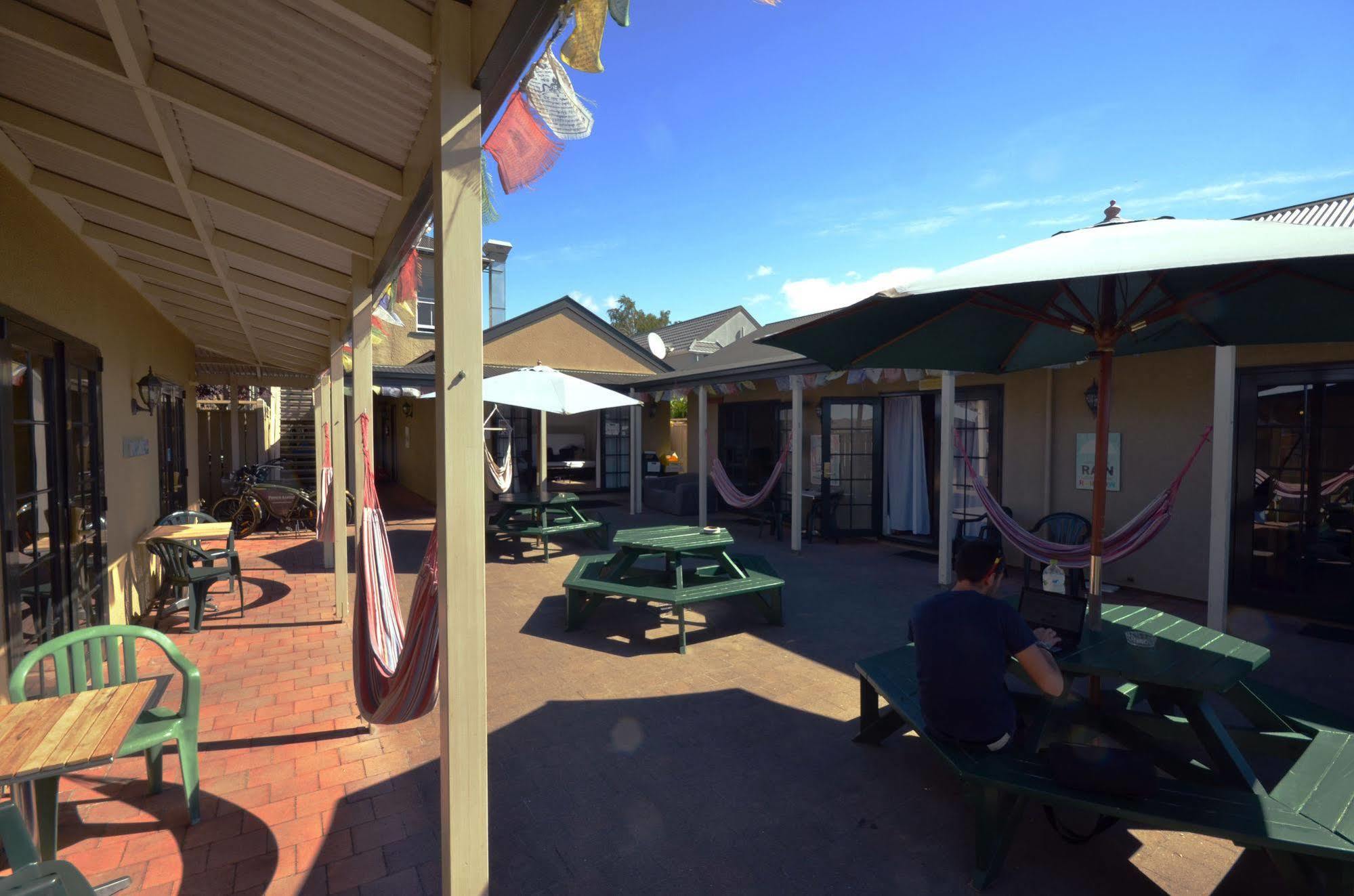 The Prince Albert Backpackers & Bar Нелсън Екстериор снимка