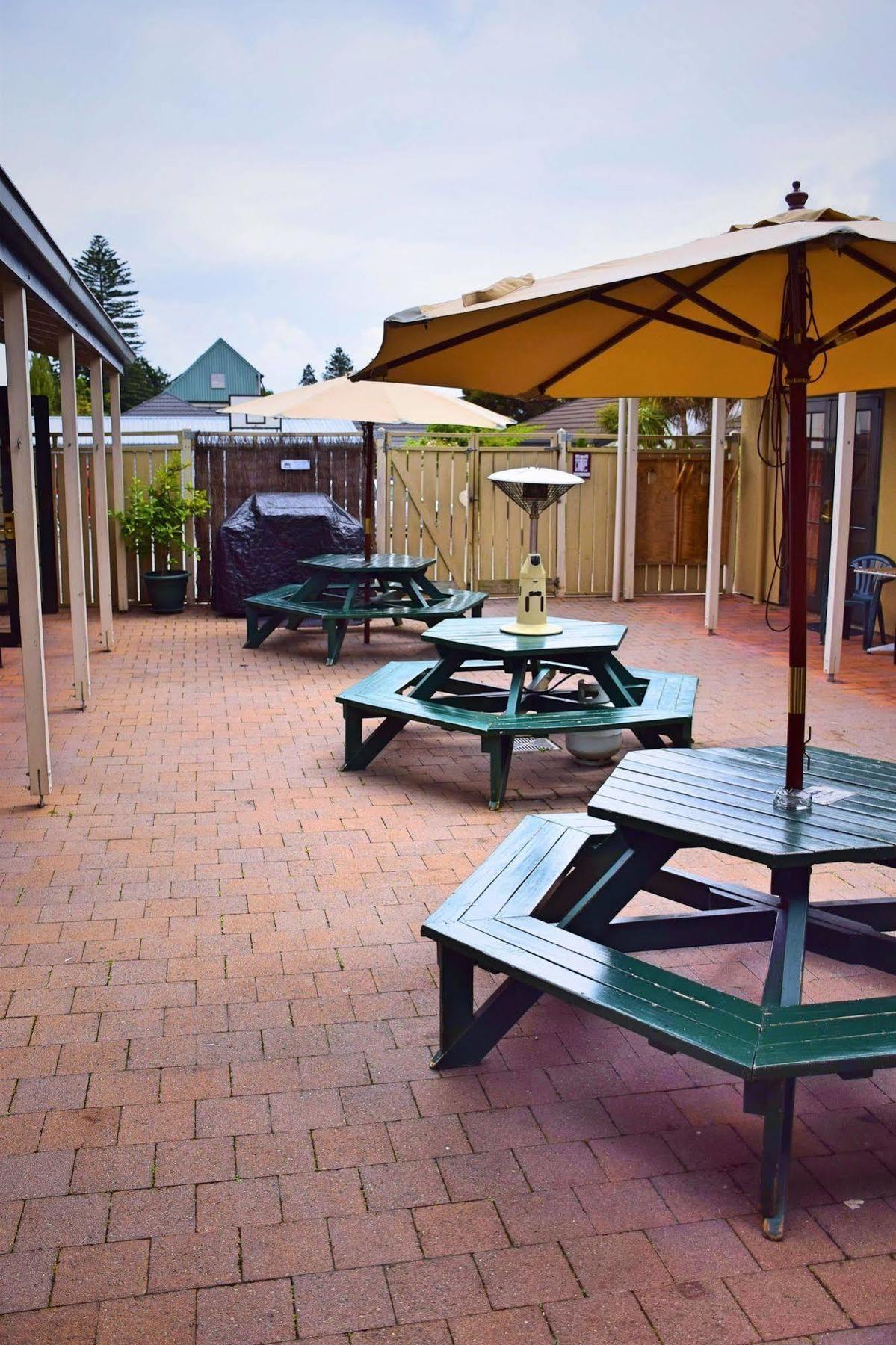 The Prince Albert Backpackers & Bar Нелсън Екстериор снимка